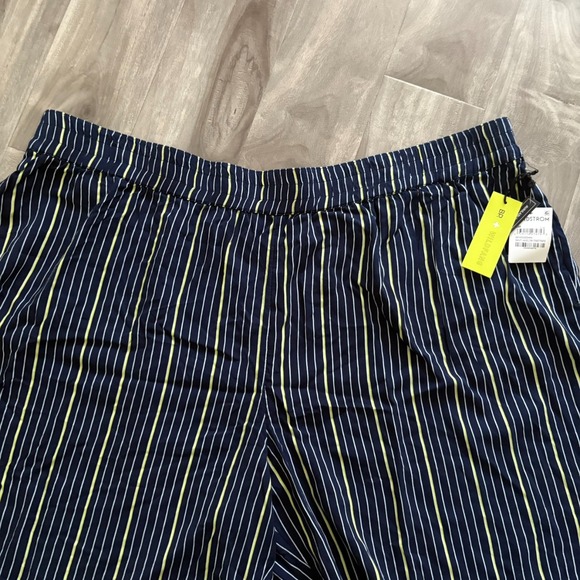 BP. The Label Nordstrom Striped womens Shorts Navy Yellow White 3X Elastic Waist - Picture 2 of 14